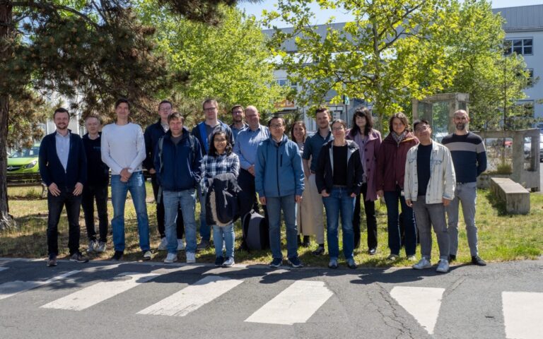 09.05.2025: Erfolgreicher Kick-off der DFG-Forschungsgruppe „3D-Funktionalisierung für HF-Anwendungen (3D-HF-MID)“
